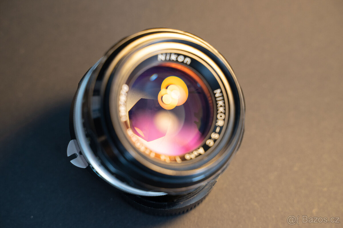 Nikon F / Nikkor SC 50/1.4 - 11