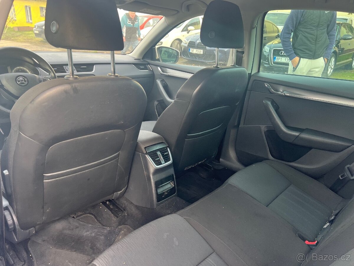 Dražba Škoda Octavia 1.6 TDi DSG Style 85 kW nepojízdná - 11