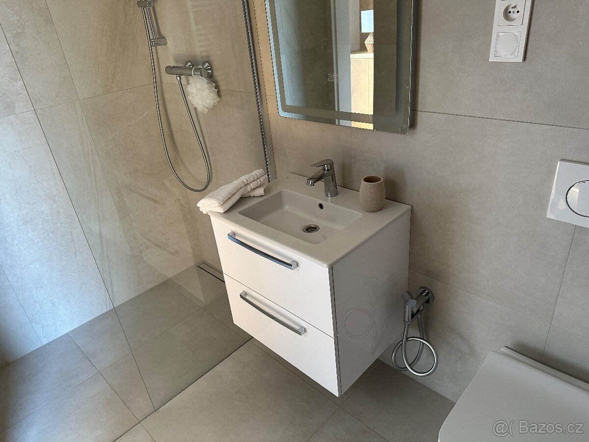 Nevyužitá konstrukce mini-domku - chata - dům - 11