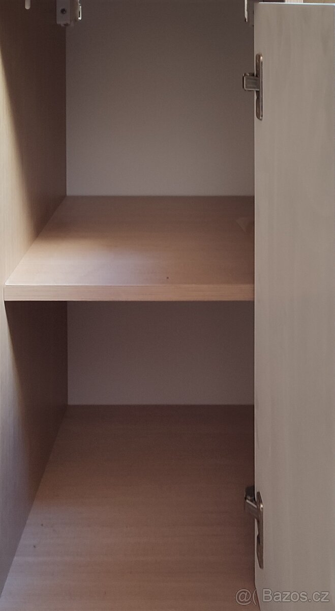 Skříňka + zrcadlo s policí - 11