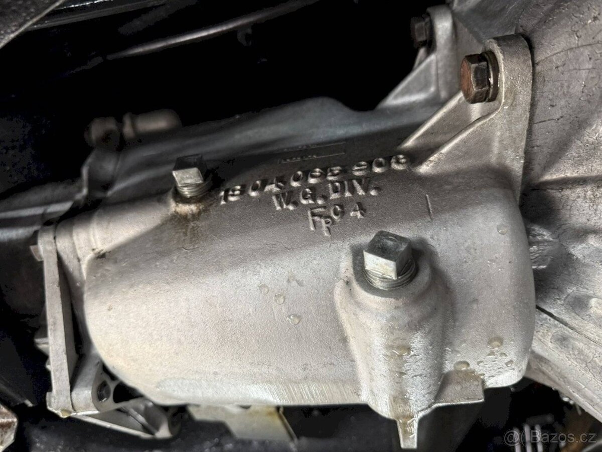 Chevrolet Corvette C3 z roku 1981 Stingray - 11