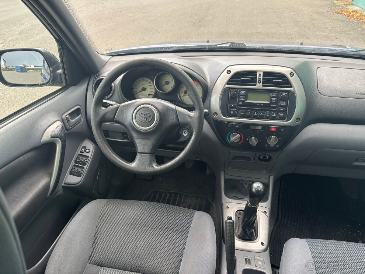 Toyota RAV4 2.0VVTi - 11