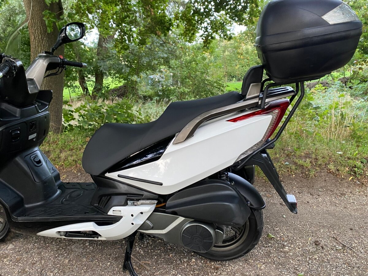 Kymco Grand Dink 300i - 11