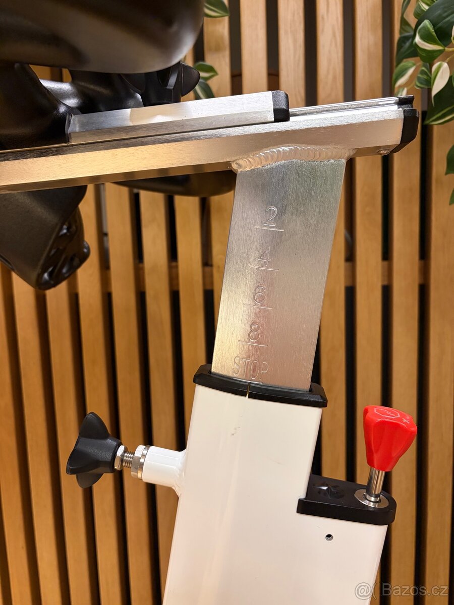 Spinningové kolo Schwinn - 11