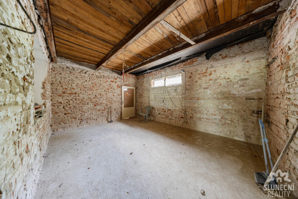 Rodinný dům 5+1, 3+1 na pozemku 840 m², obec Němčičky - 11