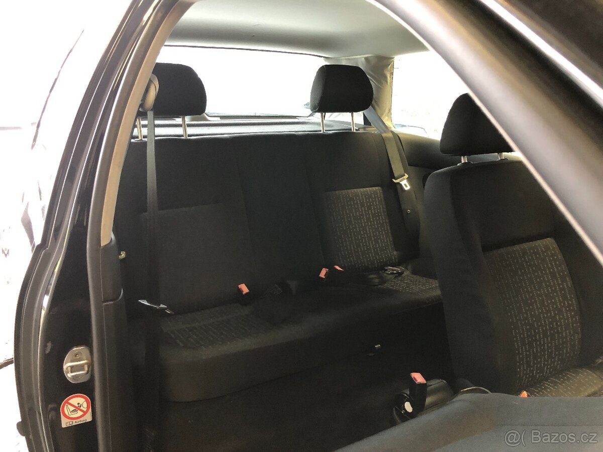 VOLKSWAGEN GOLF 1.4 16V - 11