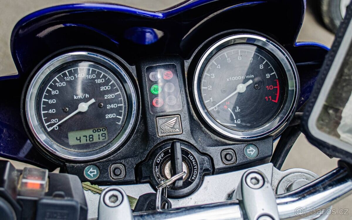 Honda CB 900F - 11
