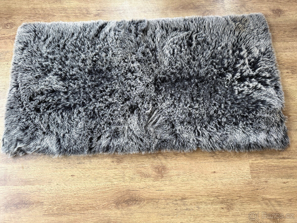 Dva kožešinové koberce 166x236cm a 61x120cm - 11