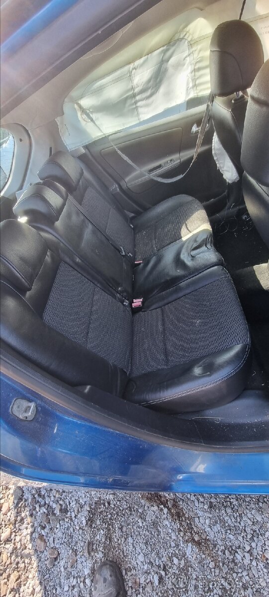 Peugeot 207 hatchback 1.6 hdi - 11