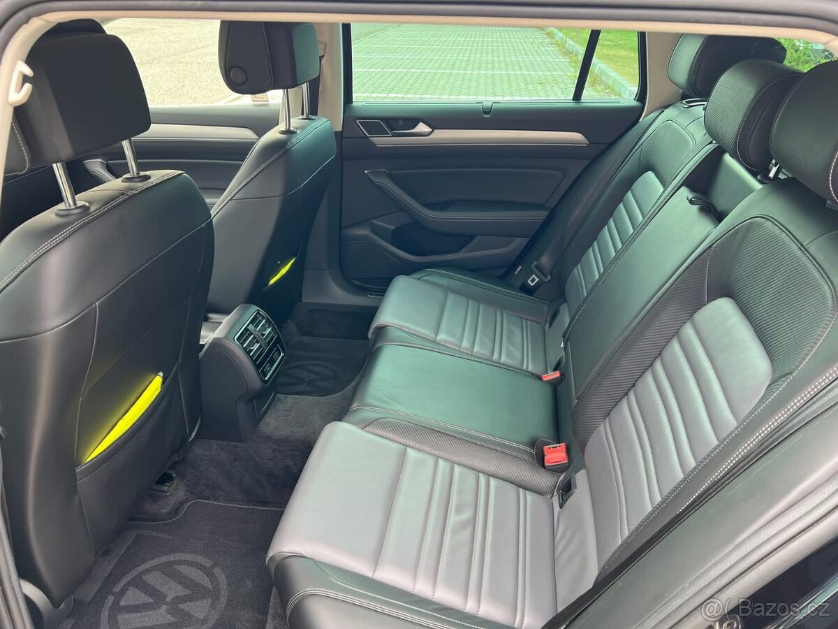 Volkswagen Passat, R-line, DCC, tažné, webasto - 11