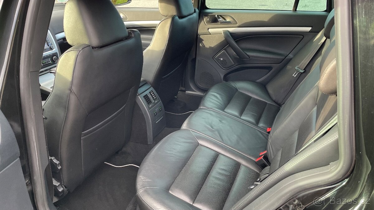 ŠKODA OCTAVIA 2.0TDI RS 125kW DSG COLUMBUS - 11