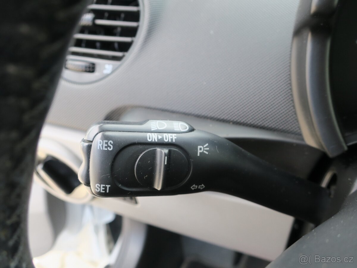 Volkswagen New Beetle 1.9 TDi 74 kW cabriolet - 11