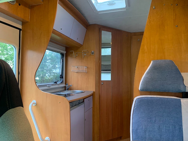 KARAVAN Ideální obytný automobil JOINT 4 - 11