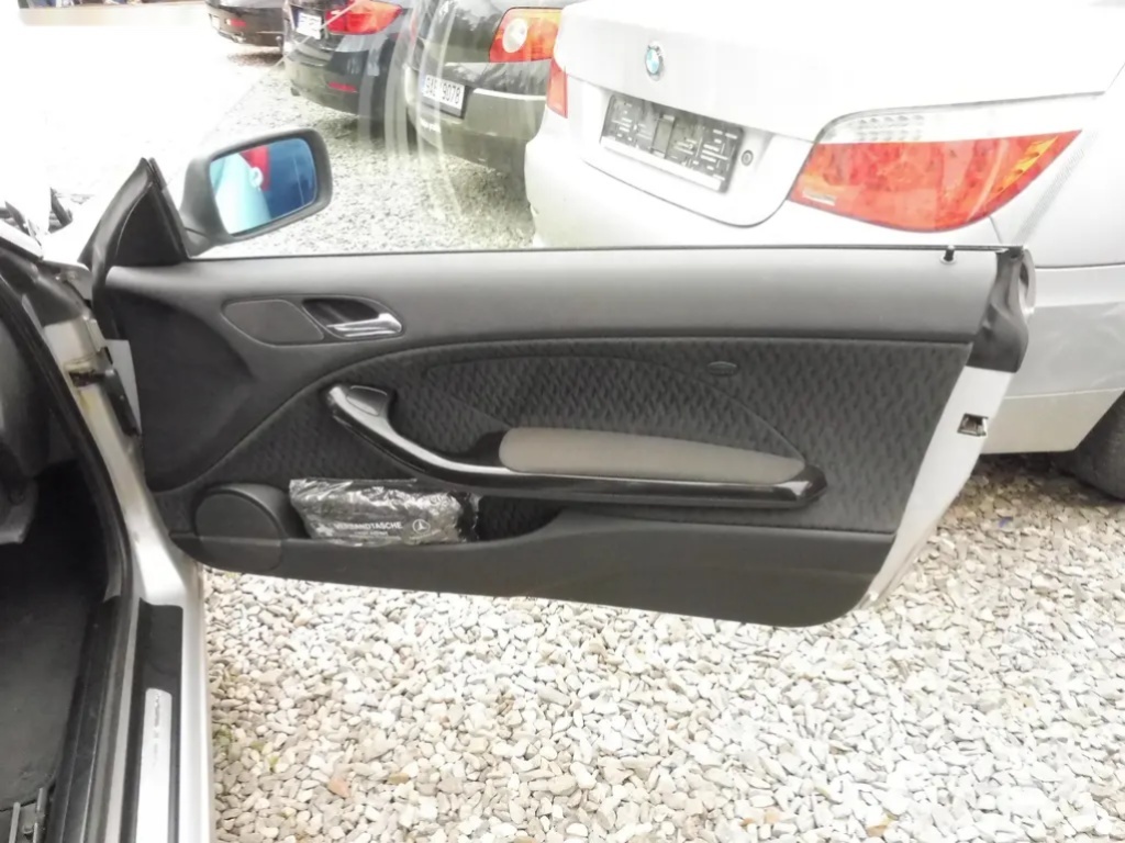 BMW Řada 3, 323 CI - 11