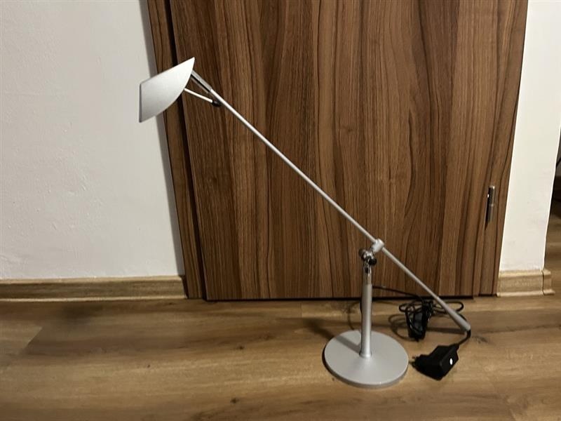 Moderní stolní lampa - 11