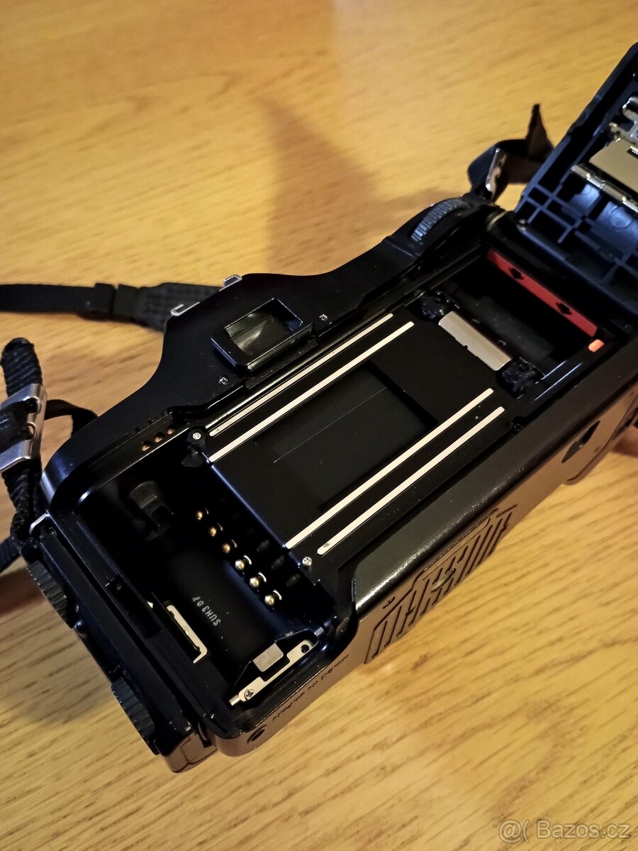 Olympus OM101 + Olympus 50/2 - 11