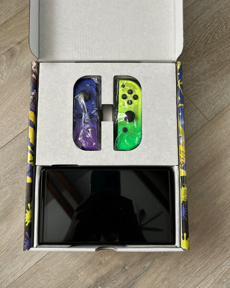 Prodám Nintendo Switch OLED - 11