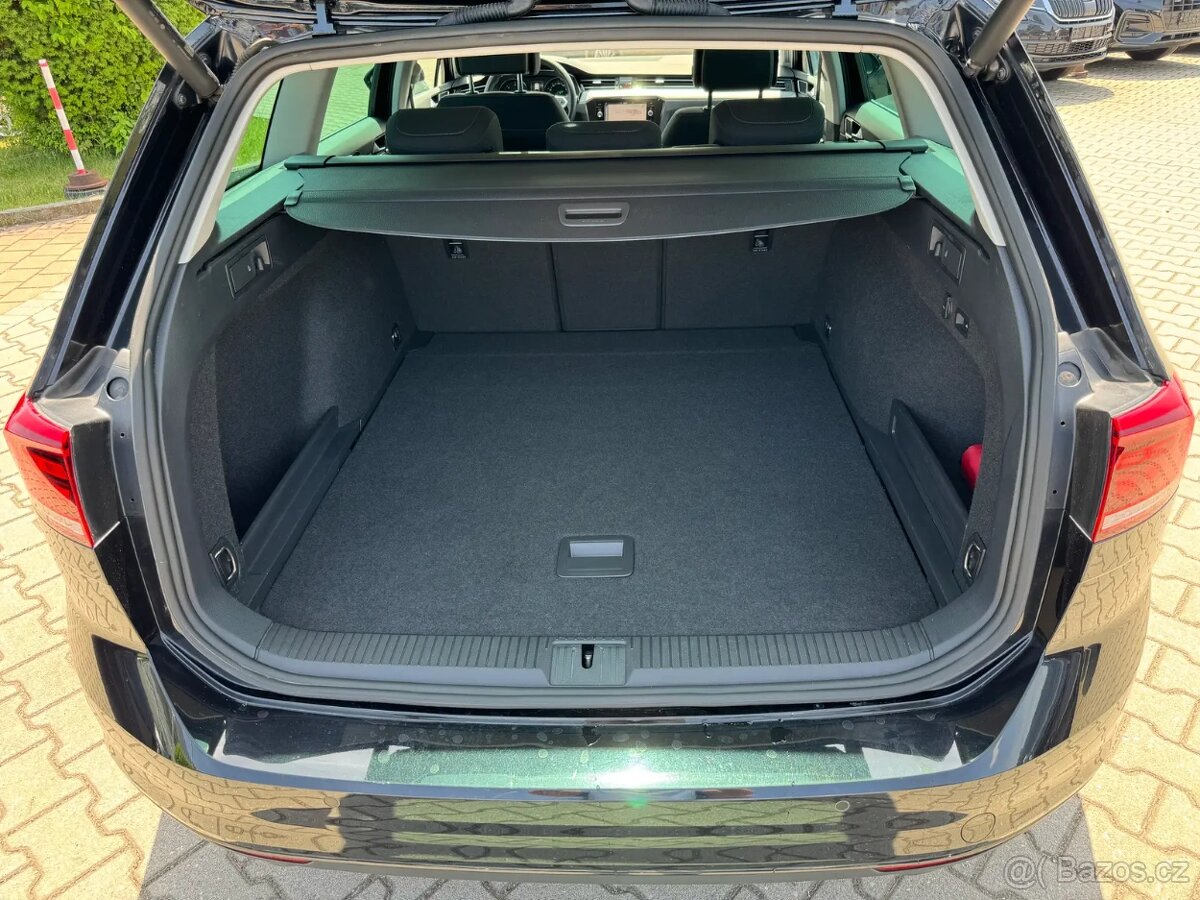 Volkswagen Passat Business TDI 147kw R-line/tažné/kamera/LED - 11