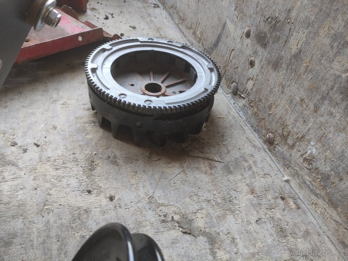 Zahradní traktůrek - 11