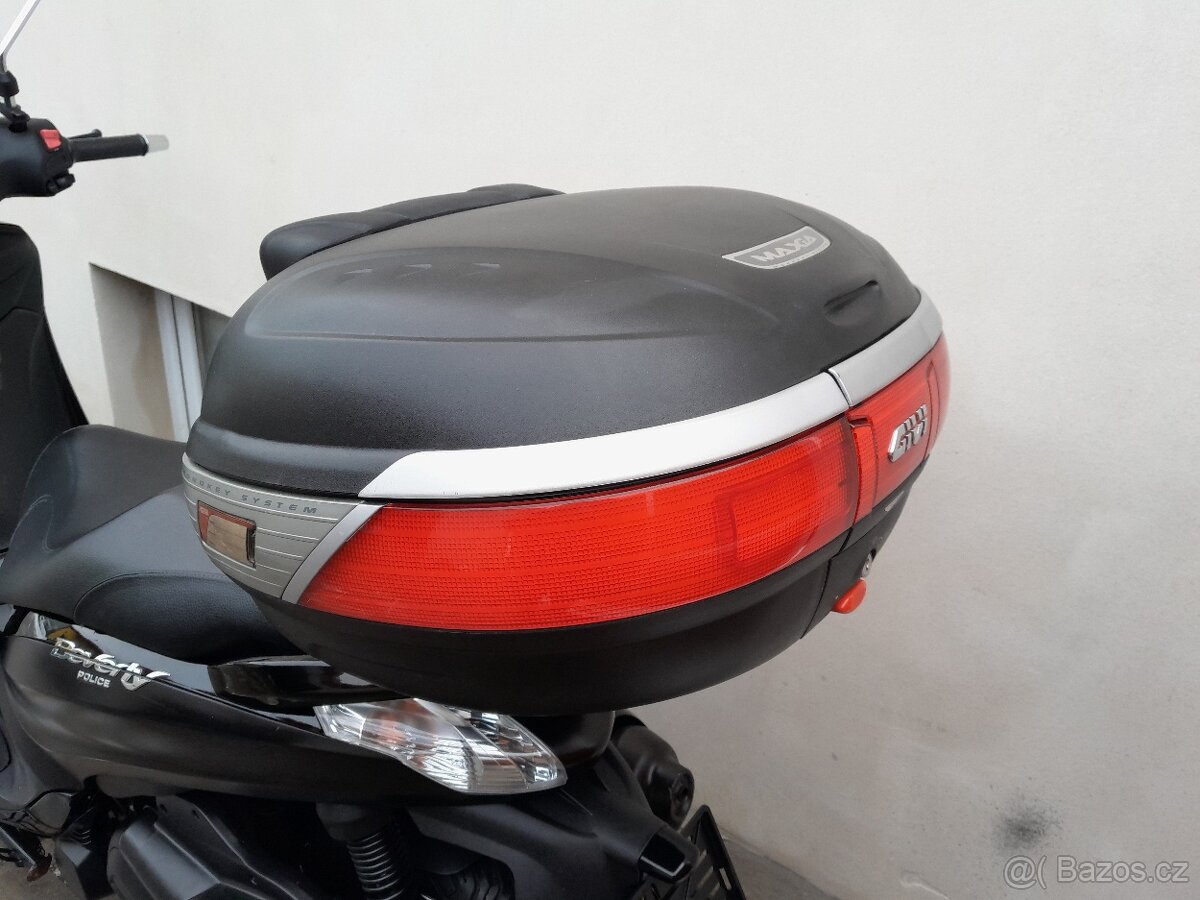 Piaggio Beverly 300i ABS, ASR, 2017, ZIMNÍ CENA - 11