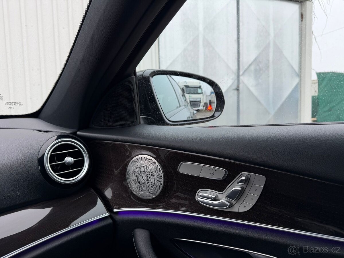 Mercedes Benz E300de T Saloon - 11