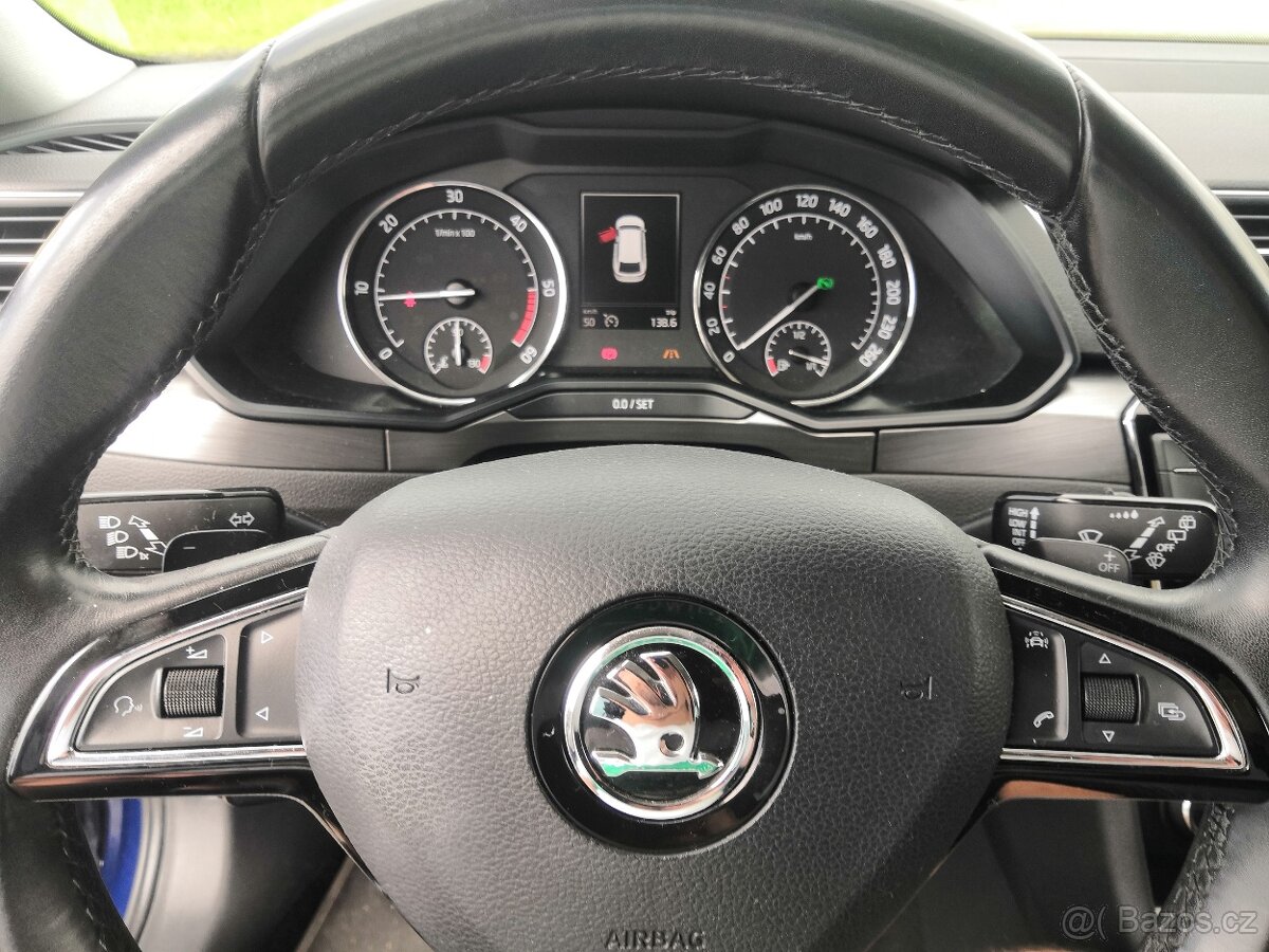 Prodám Škoda Superb Combi 2,0tdi 4x4 DSG - 11