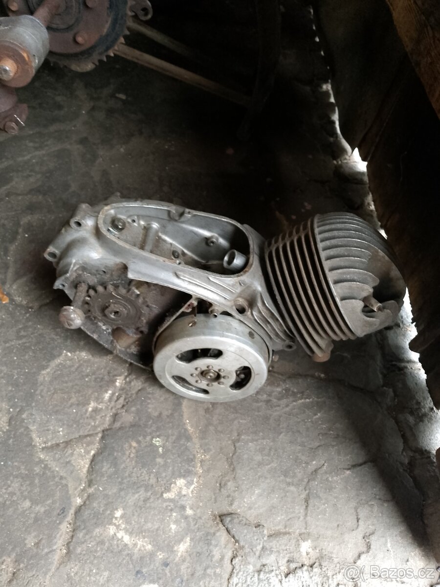 ČZ 125 C neodpružená - 11