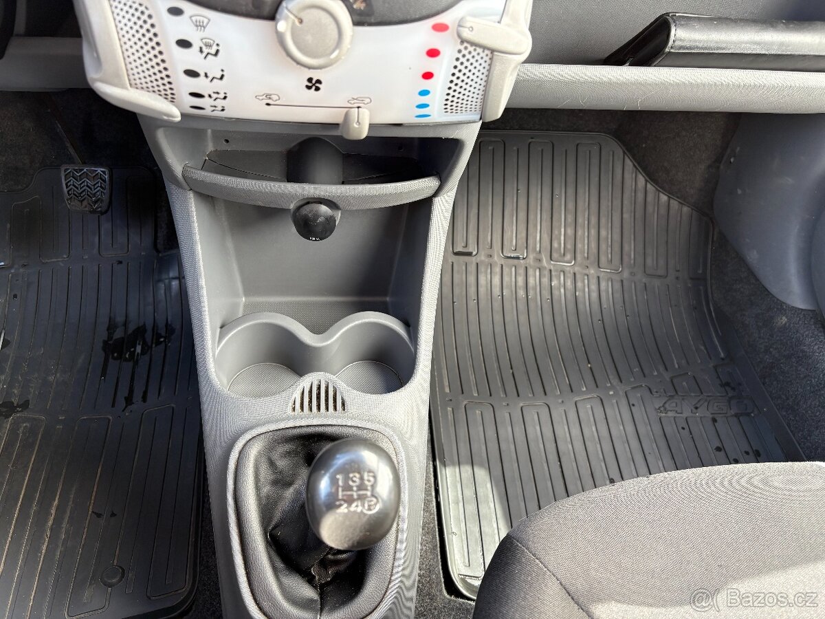 Toyota Aygo 1.0, 50kW, Klima - 11