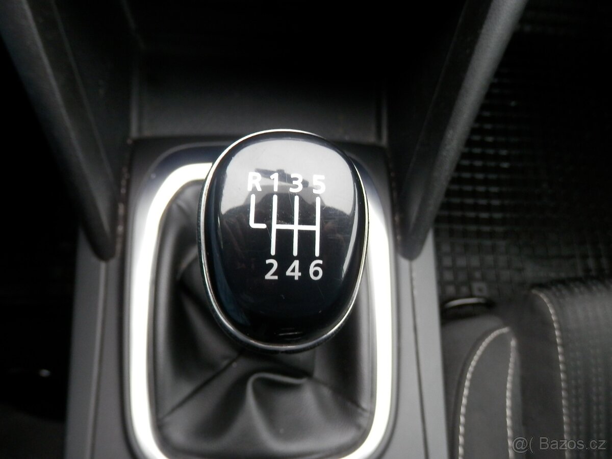 Renault Megane 1.3TCe, Klima, Tažné, 1.maj. ČR - 11