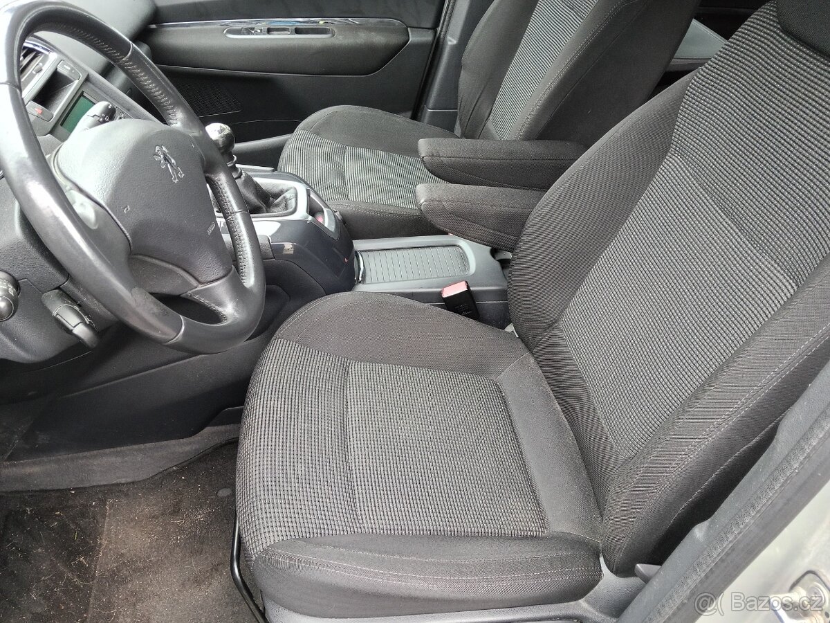 Peugeot 5008 1.6Hdi 82kw - 11