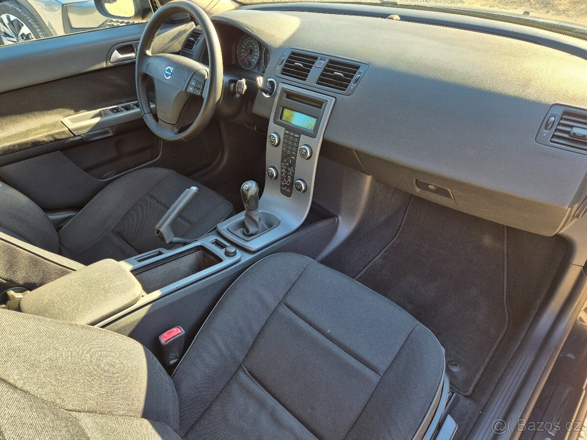 Volvo V50 1.6D,80KW,KLIMA,BEZ KOROZE,R.V.2010 - 11
