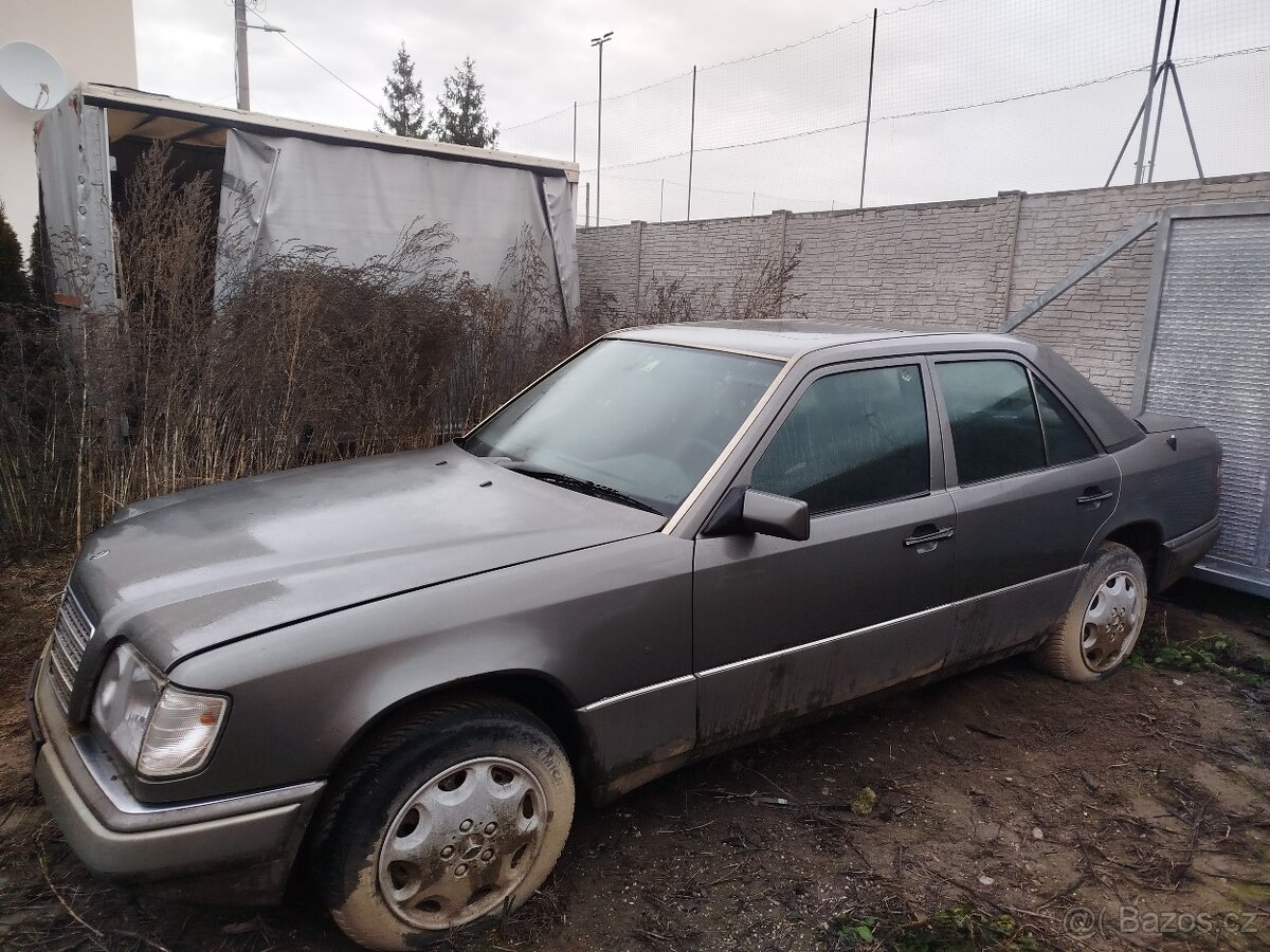 Mercedes w 124 250D - 11