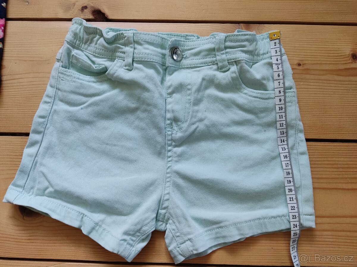 Dívčí kraťasy velikost 134 - 11