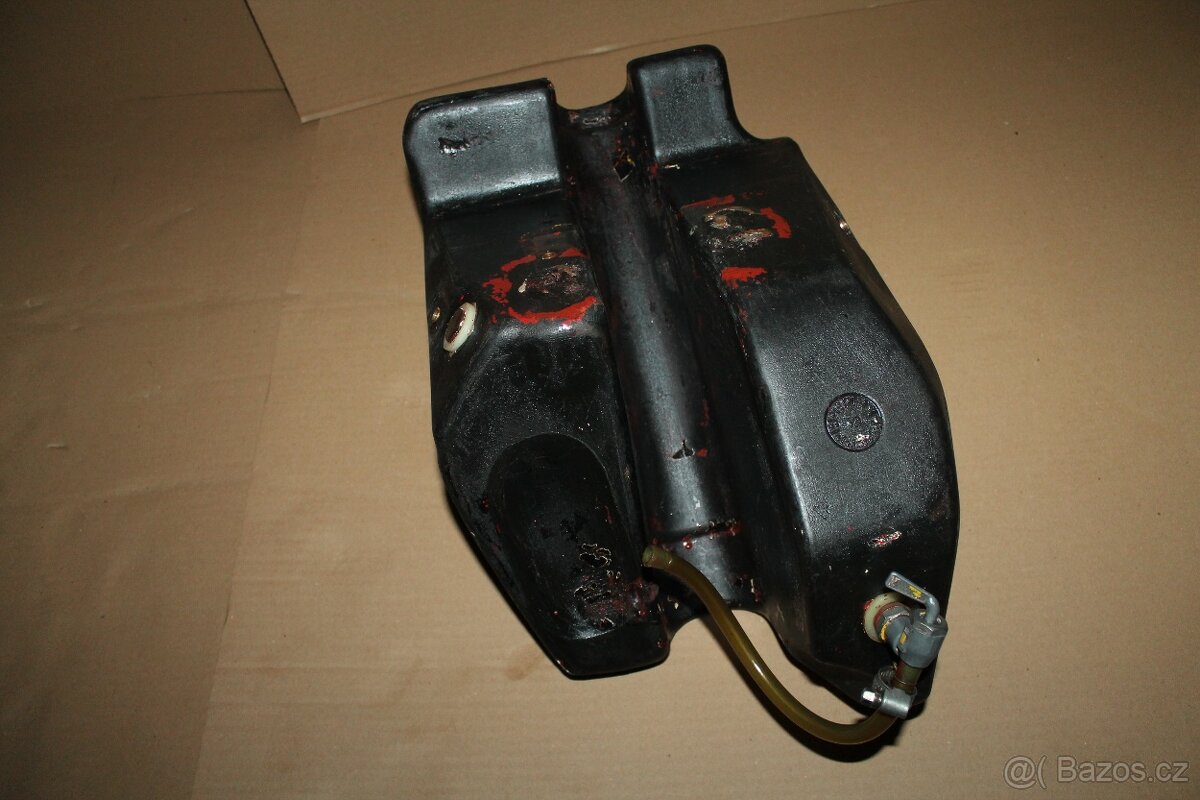 ČZ 125/519 Rám, nádrž , molitan sedla a další díly - 11