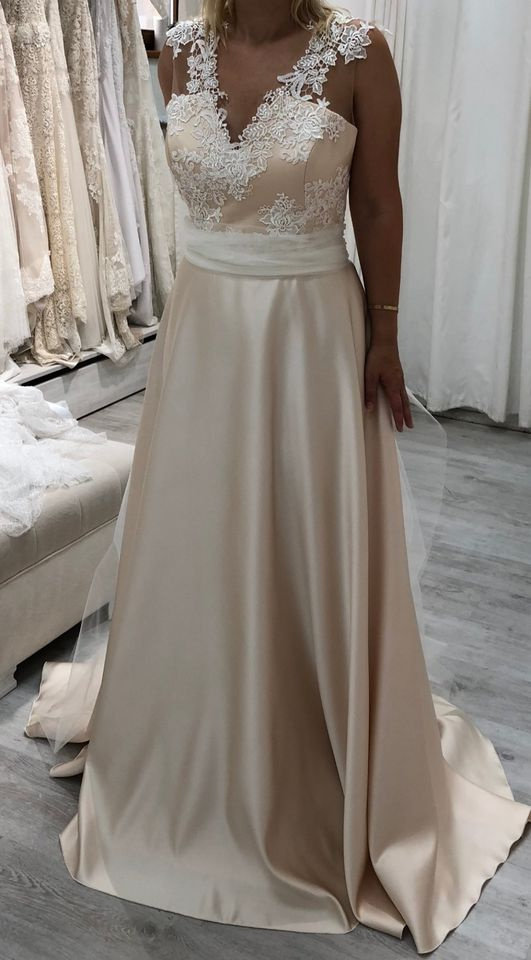 Luxusní svatební šaty na menší postavu - 11