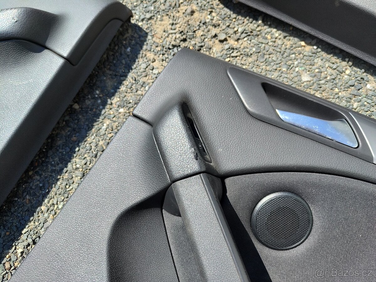 Tapeci, loketka, nářadí Golf VI - 11