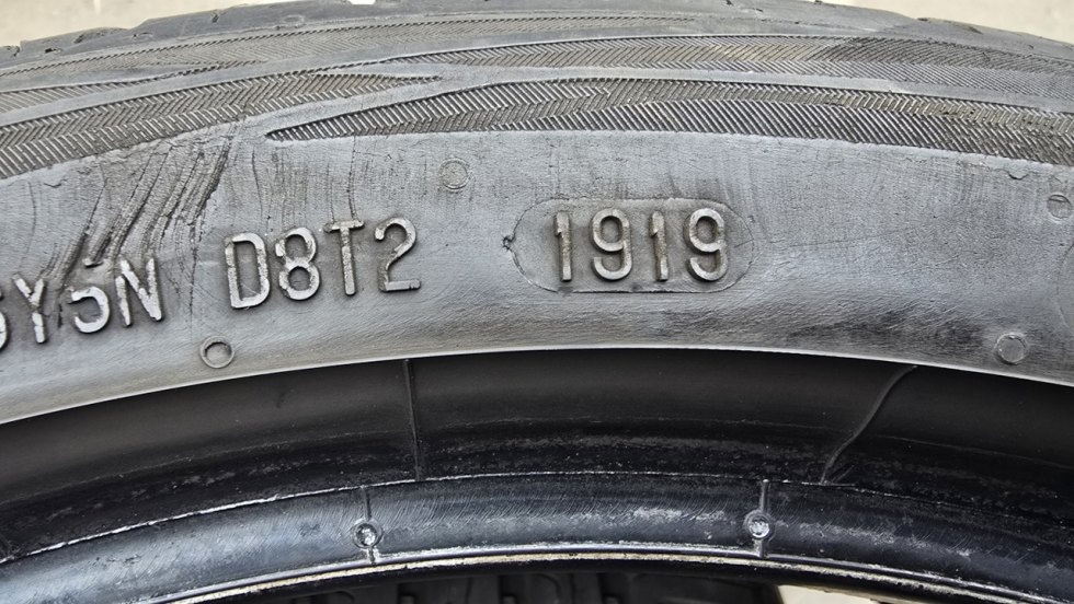 Letní pneu 225/40/18 Continental - 11