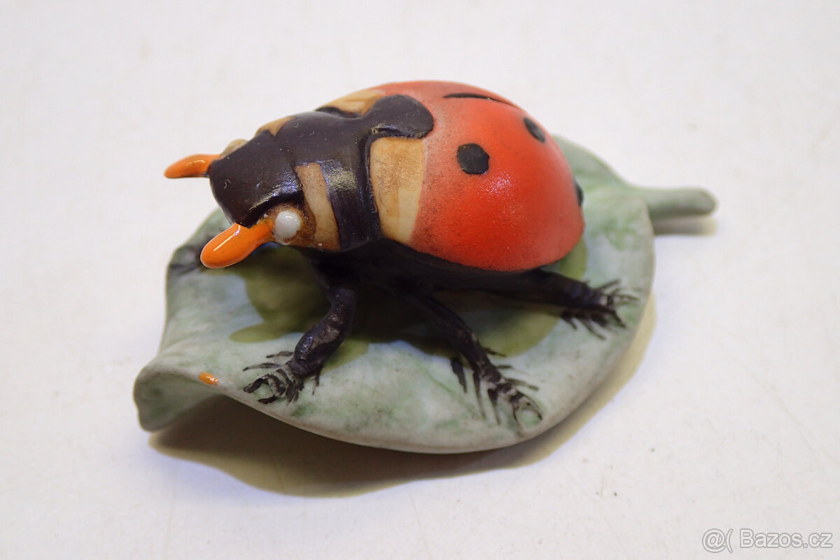 Beruška na listu - Royal Dux - 11