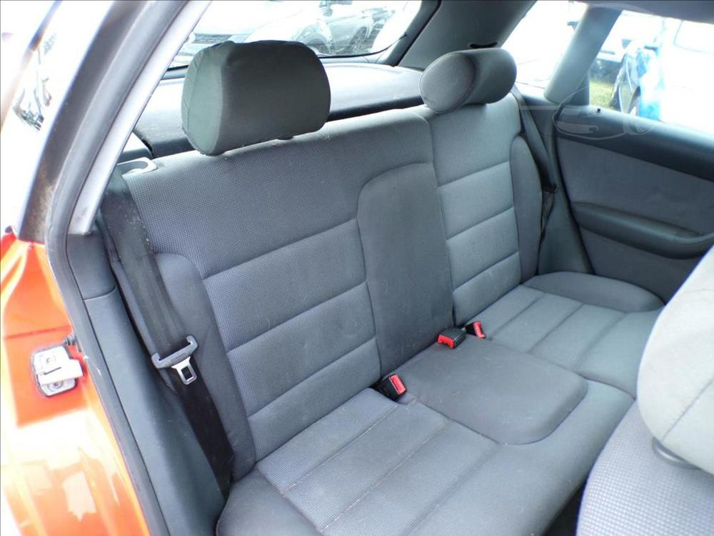 Audi A3 1,6 i KLIMATIZACE - 11