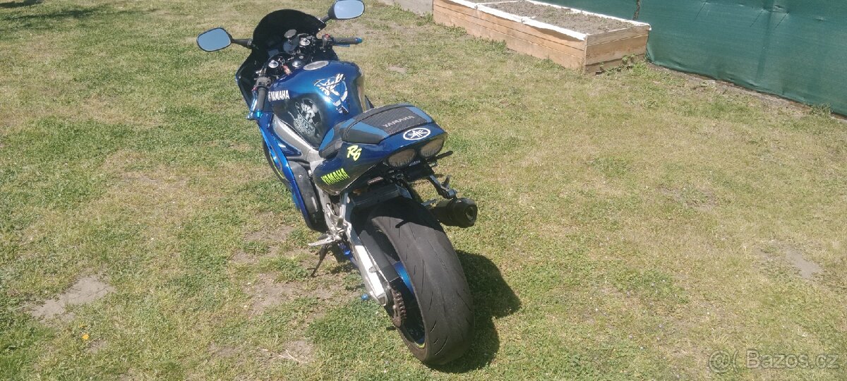 Yamaha R6 - 11