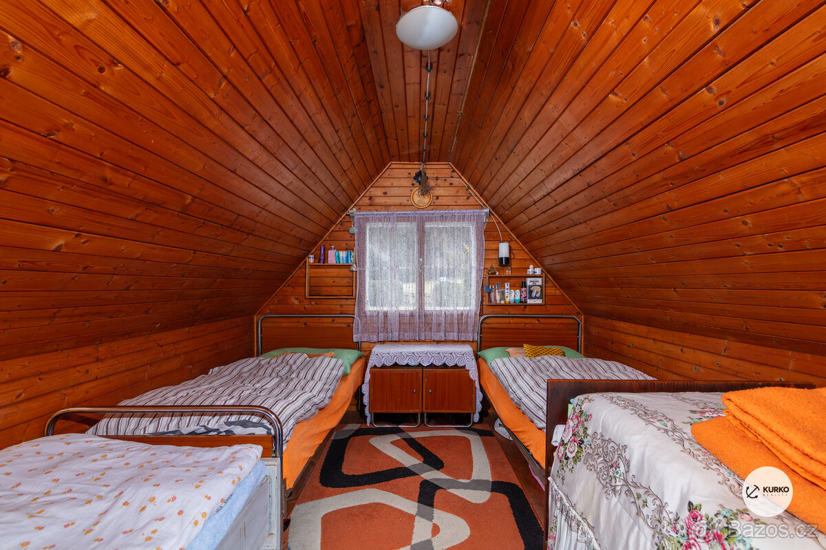 Roubená chalupa s pozemky o výměře 21.245m2 v obci Morávka - - 11