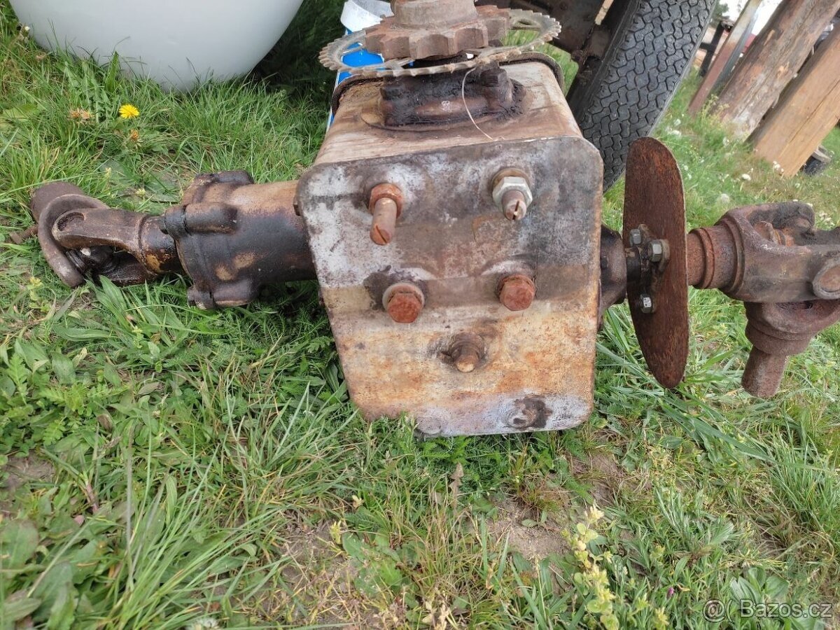 GAZ 69 ARO, rám na motorky, uhlová skříň - 11