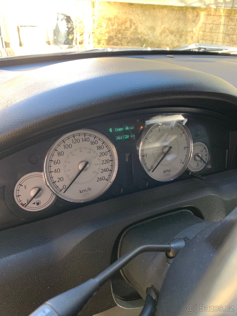 Chrysler 300C Touring AWD, 5,7 HEMI-LPG, tažné - 11