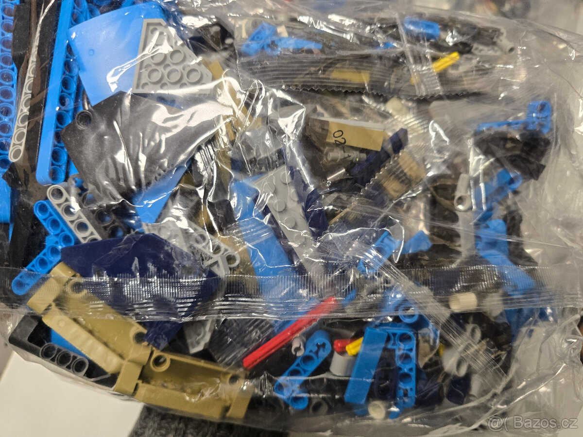 Stavebnice Technic Bugatti Chiron 42083 (náhrada) - 11