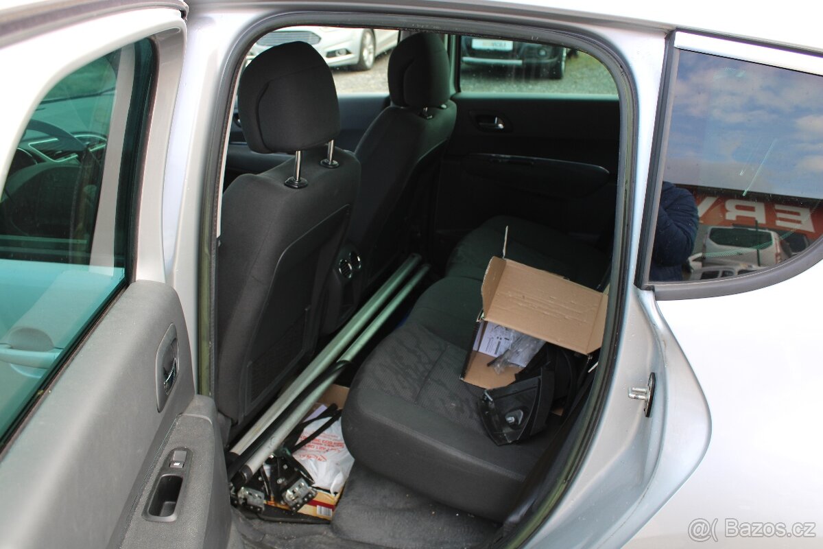 Peugeot 3008, 1,6HDi 84KW, 1.maj.,ČR,serviska, r.v. 2013 - 11