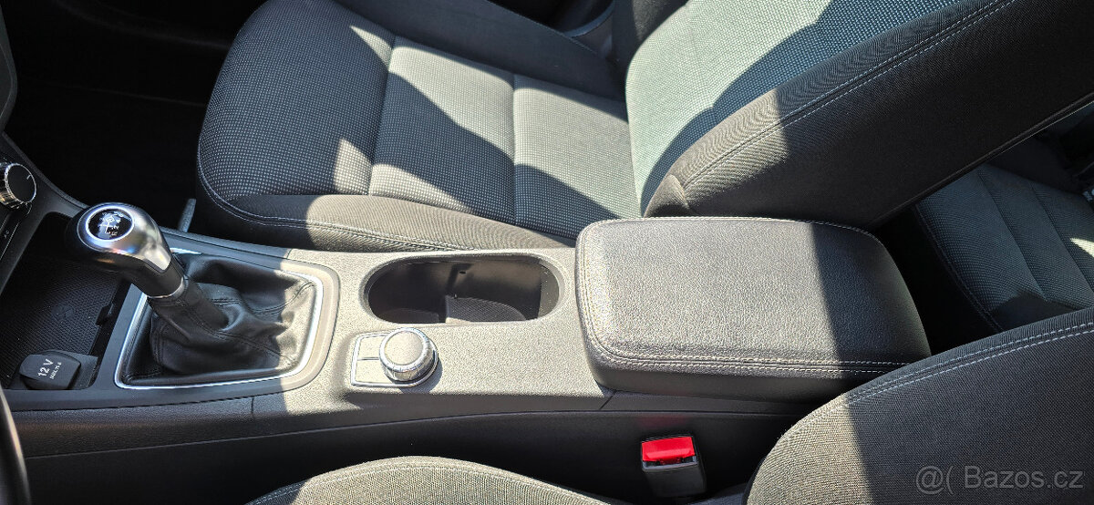 Mercedes-Benz B180, r.v. 2012, nájezd 167000km - 11