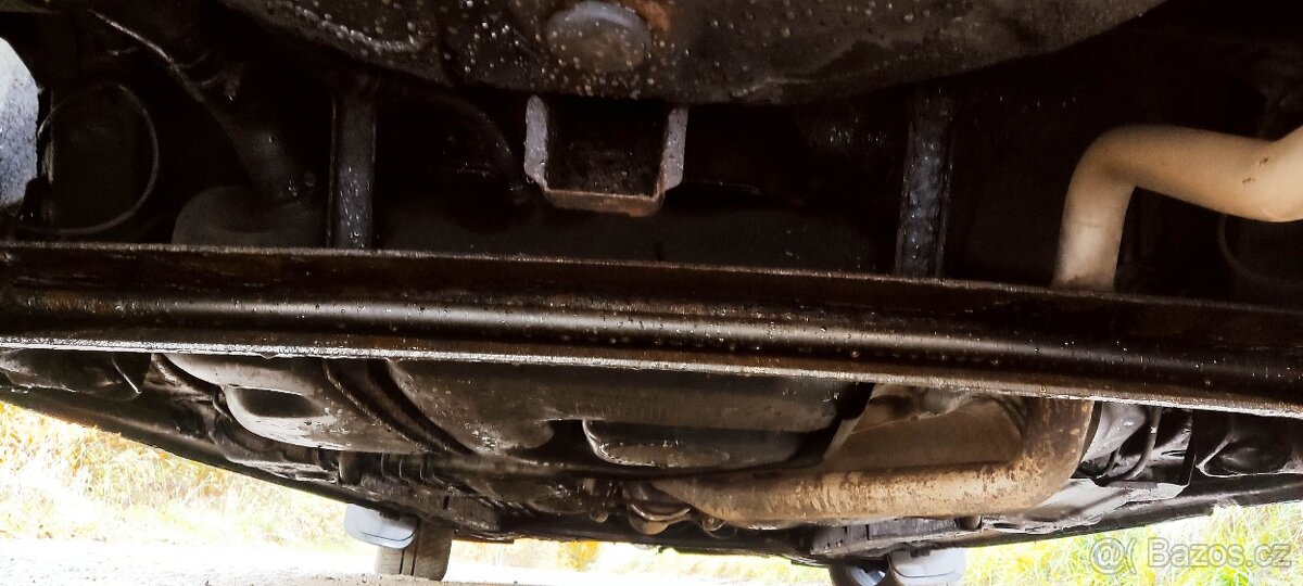 Toyota Corolla E12 Hatchback 1.6 81 kW (2006) - 11