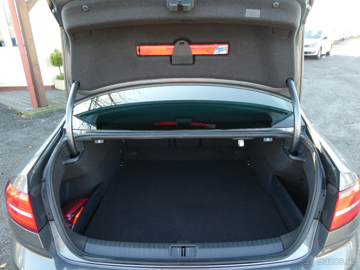 Volkswagen Passat 2.0 TDi 110kW DSG Highline,ČR,2xkola - 11