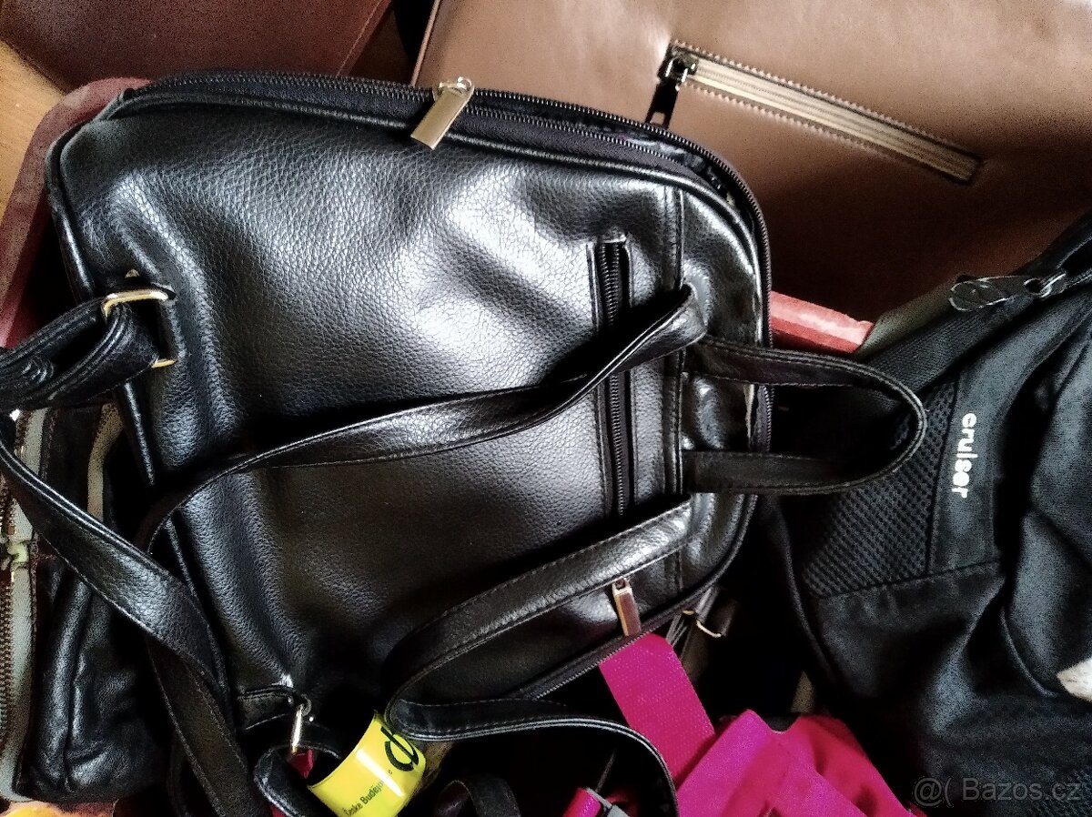 Zvlhcovac vzduchu a batohy - 11