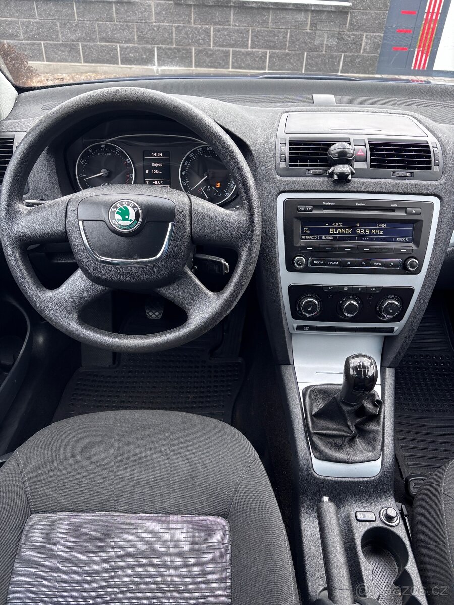 Škoda Octavia II 1.6 MPI - 11